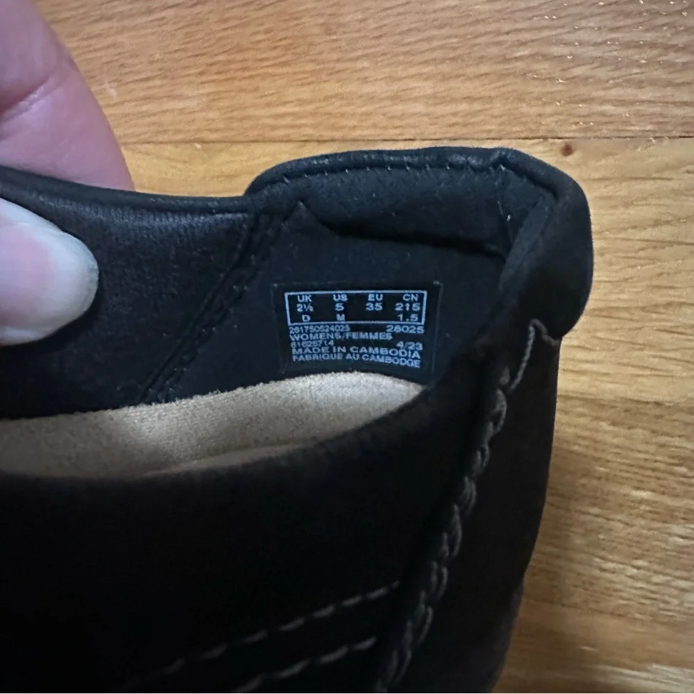 Clarks Carleigh Ray Slip on shoes suede/nubuck Black womens size 5 kids size 3.5